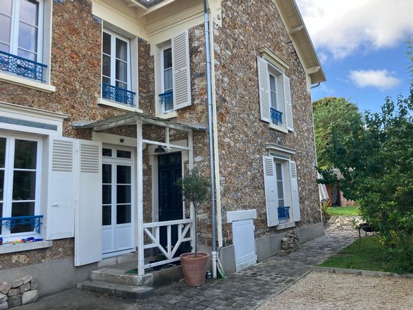Charmante maison en meulière à Versailles