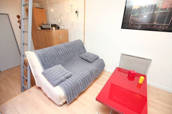 CHARMANT STUDIO ATYPIQUE DU MARAIS