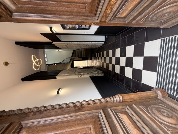 Appartement 2 chambres près de Nîmes. Résidence sécurisée, parking, Wi-Fi. Famille de 4, été 2026.