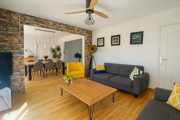 Proche Metz, maison spacieuse (10 personnes) avec jardin