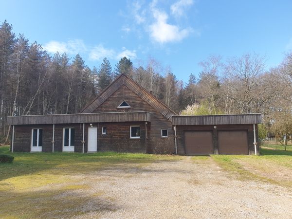 Maison en bois en Sologne, en bordure de forêt, chauffage géothermie pour respecter notre planète
