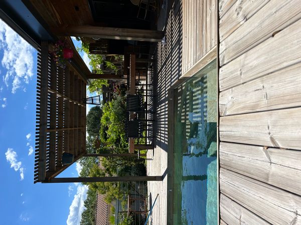 Maison de charme en bois avec studio indépendant et grand jardin