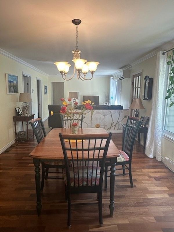 La maison de Line, lumineuse, chaleureuse aux portes des Laurentides.