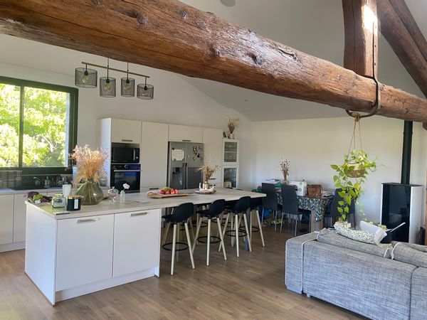 Maison contemporaine bâtie sur l’ancienne cave à vin d’Henri Marès, ami de Louis Pasteur