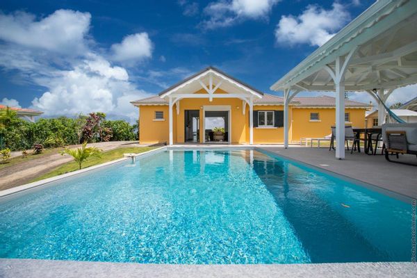 Villa avec piscine, 3 chambres, 2 salles de bain, proche plages et nature