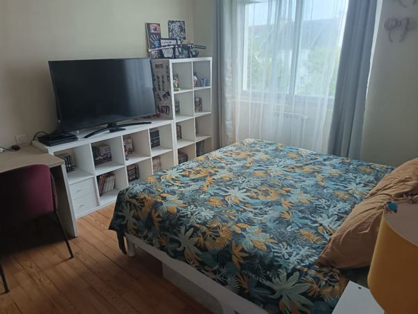 Jolie petite maison de ville avec jardin clos, parfait pour les enfants et à deux pas des plages.