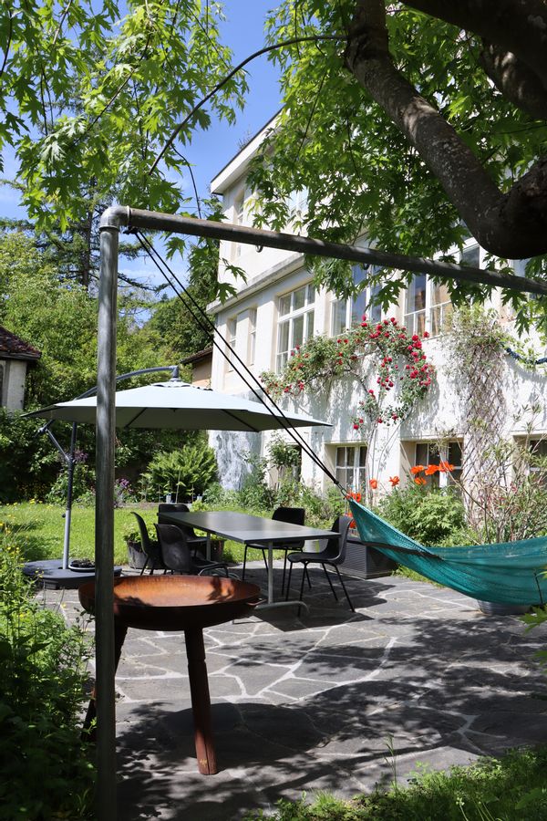 Belle maison familiale dans un quartier calme, avec jardin à 2 minutes à pieds du centre du village.