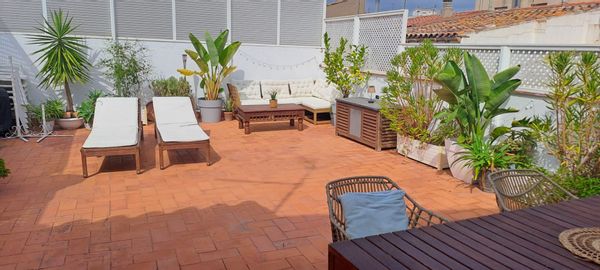 Penthouse avec terrasse de 50 m² sur la Plaza Mayor, à quelques pas de la plage.
