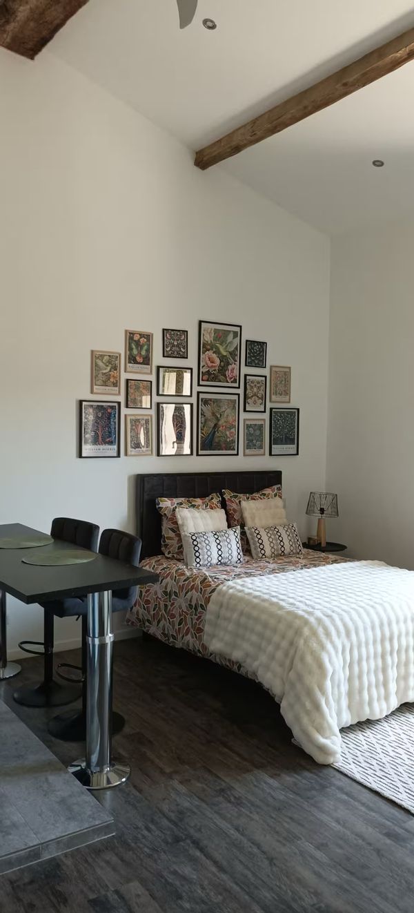 Studio tout confort avec lit