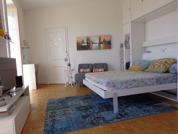 Menton studio lumineux et calme