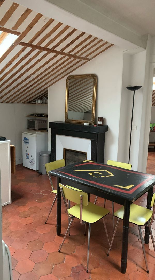 Appartement central, typiquement parisien 2 pièces