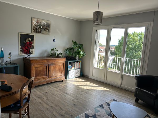 Appartement avec balcon au cœur du résidence sécurisé avec parking