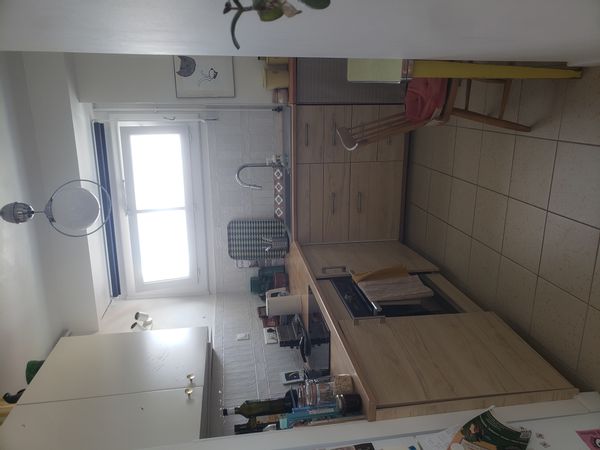 Joli appartement lumineux avec une très belle vue, un balcon plein de ciel, proche des transports