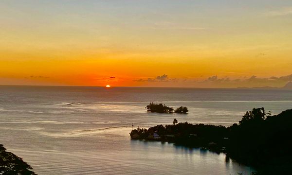 Villa Hinatea, Villa d’exception entre forêt et lagon. Vue sur Bora bora coucher de soleil. 5 pers