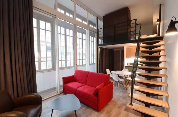 Loft dans un emplacement exceptionnel plein centre,parking privé.Bâtiment classé Art Déco de 1930.