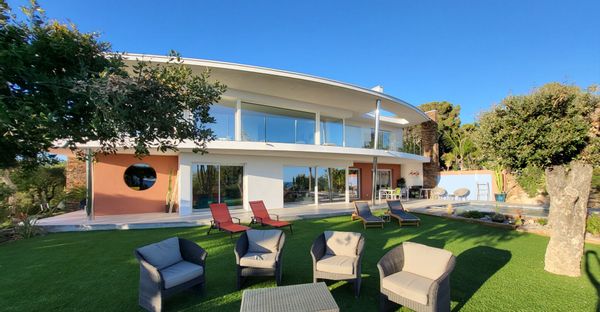 Exceptionnelle vue mer sur golf de St Tropez