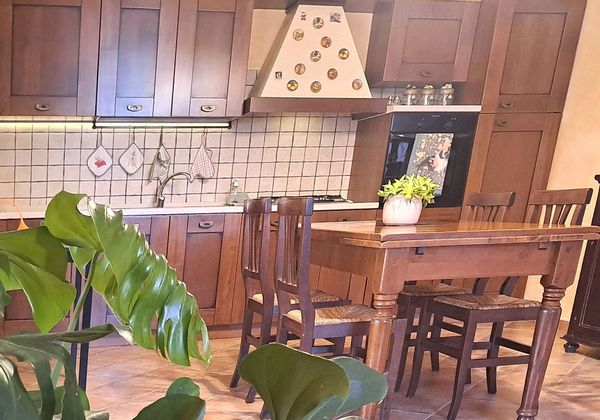 Immersa nella splendida campagna siciliana, Tra Mare e Monti