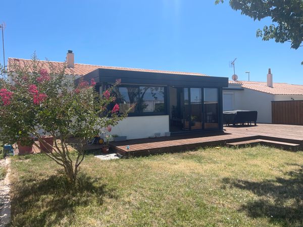 Lynda's house