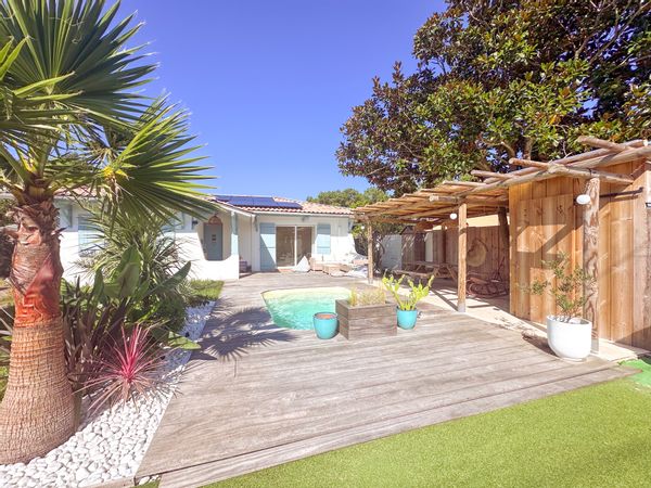 Charmante maison rénovée en 2022 à 15 min de la Dune du Pilat, et à 2 pas du bassin d'Arcachon.