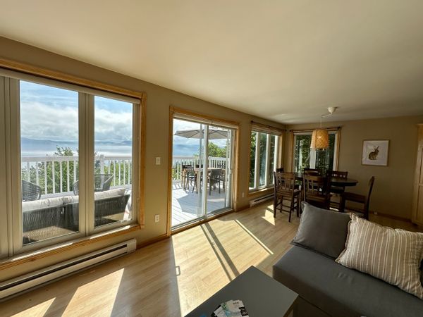 Maison avec vue sur le Fjord du Saguenay, tout proche des baleines.