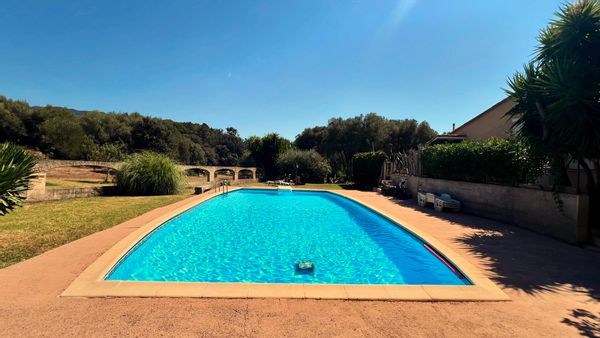 Appartement avec piscine Corsica

Joli appartement deux pièces situé en Corse du Sud.