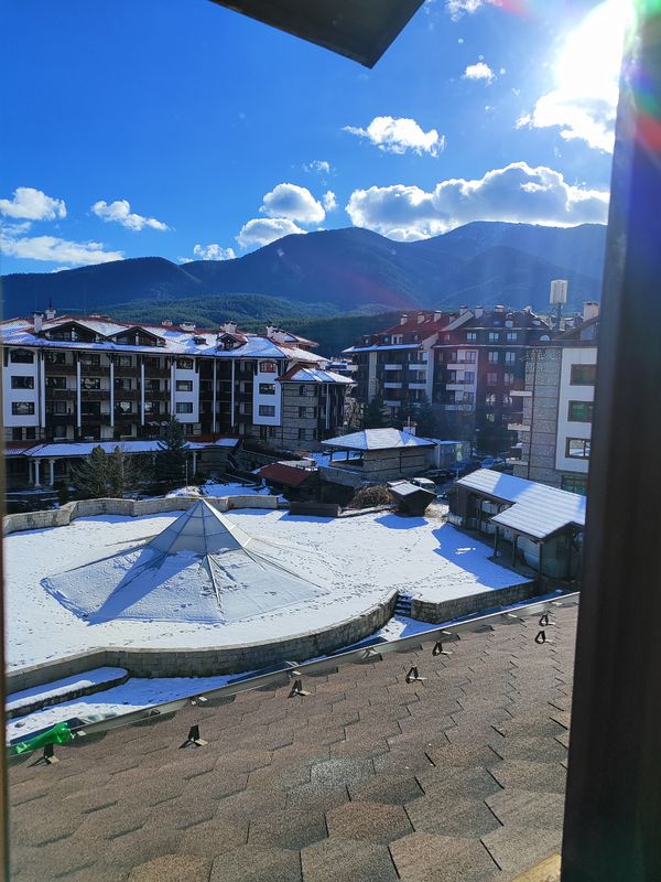 Modern Ski-Lift Flat: 2-Min Walk to Gondola Lift & Stunning Pirin Mountain Views