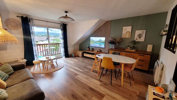 FIN OCTOBRE 2025! Uniquement contre GP/ Appartement 80 m² accès rapides aux stations de ski et lacs!