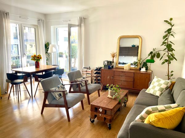 Joli appartement 2 chambres au bord de la Düssel au coeur de Düsseldorf