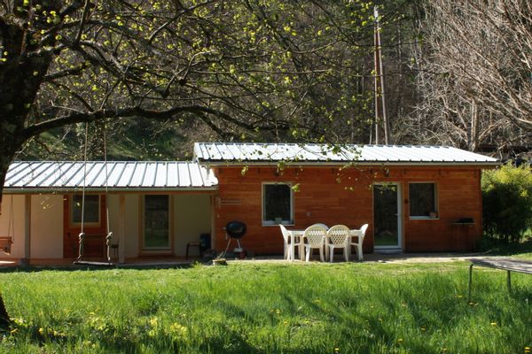 La petite maison dans la nature.