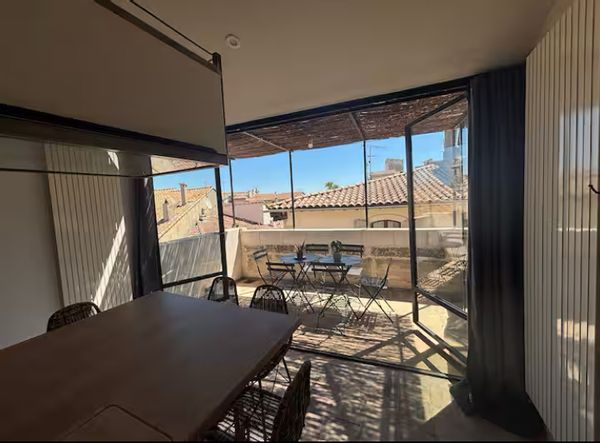 ARLES Appartement Duplex Chic Centre Clim & Vue imprenable. 3 chambres 5 lits 2 SDB au cœur d'Arles