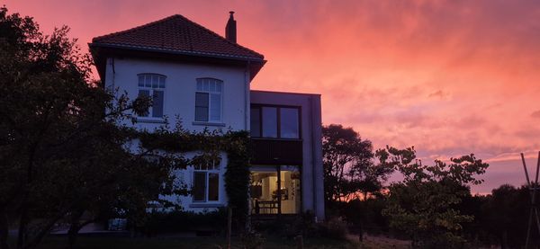 La chambre spacieuse et lumineuse de Marie