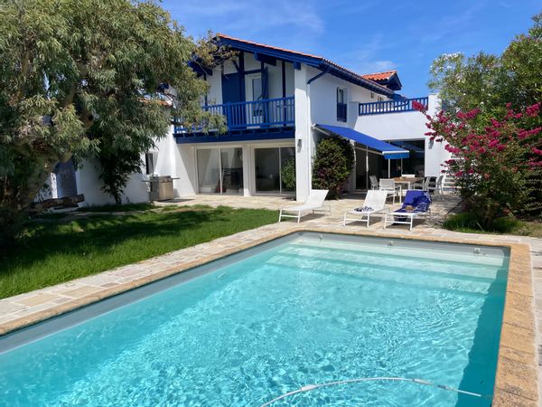 La maison de Pascale vue mer et montagne