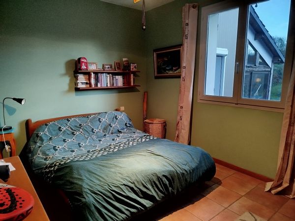 La maison d' Aline et de Bruno Maison avec 4 chambres au coeur du Sidobre, avec un grand jardin.