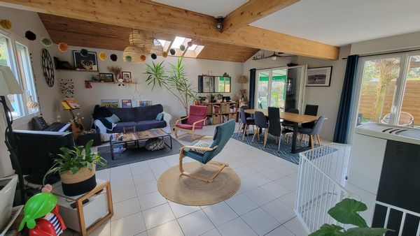 Maison familiale et chaleureuse avec un jardin clos proche de Nantes.