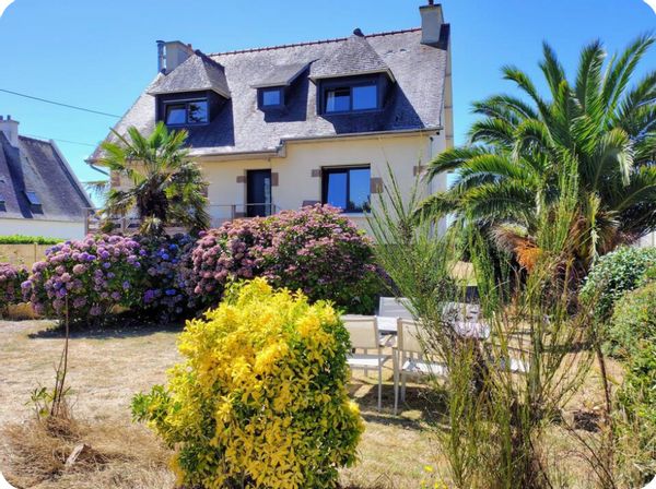 Maison agréable avec grand de jardin et plages à pied