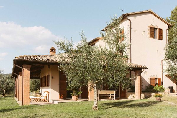 Villa Elciarelli : calme, piscine, jardins fleuris et oliviers avec vue sur collines italiennes