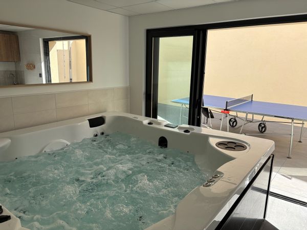 Maison familiale avec SPA privé à 10 min de Nancy chez Lydie et Benoit.