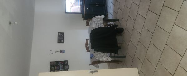 1 chambre un lit côté jardin maison prêt de la forêt et de la rivière peut accueillir 4 personnes