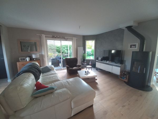 Maison chaleureuse, 3 chambres, à Lamballe, une petite ville de caractère à 15 minutes de la mer.