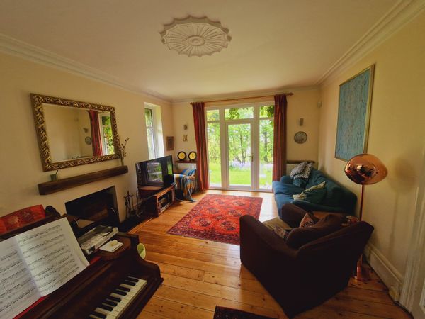 Geoff's house outside London