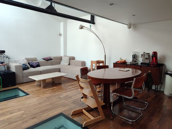 Loft avec 2 chambres dans une ancienne fabrique textile, très lumineux.