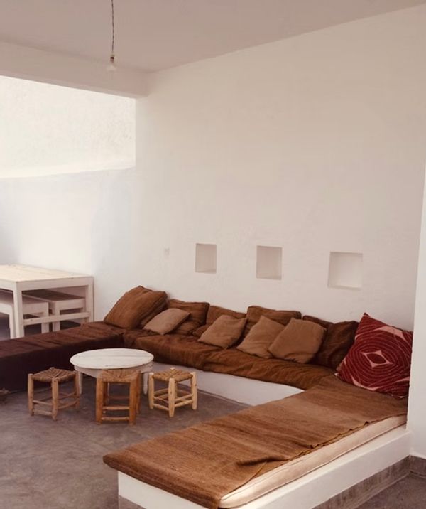 Ancien hôtel espagnol, proche de la mer, dans une ancienne ville espagnole charmante