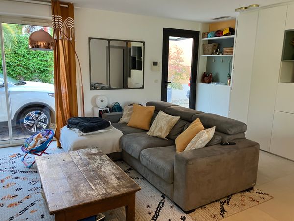 Maison en plein cœur d'aubagne, au calme dans petit lotissement, jardin piscine, soleil garanti !