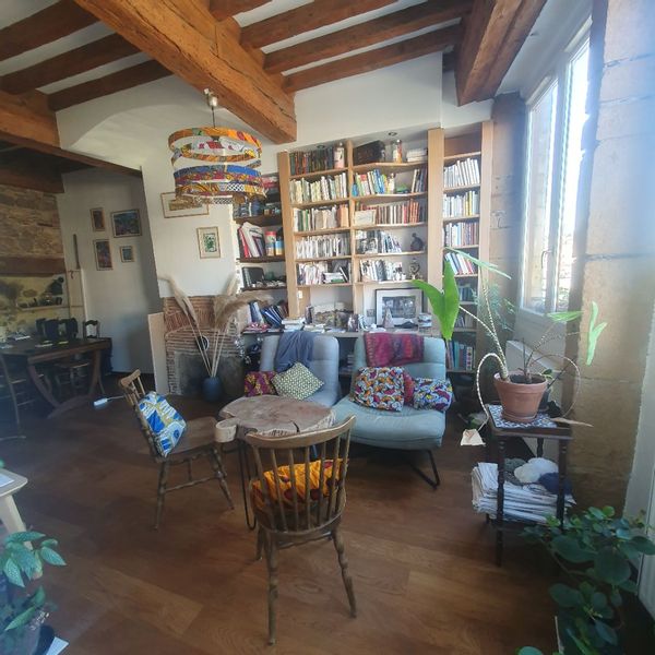 Appartement 2 chambres sur les quais de Saône, à 5 minutes à pied du centre historique de Lyon.