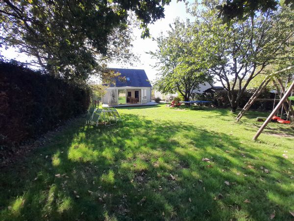 Chez Elise, Cyril, Basile et Paul