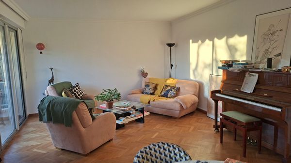 Appartement lumineux de Dominique, 2ème étage, face aux arbres, 5mn du métro et des voies rapides