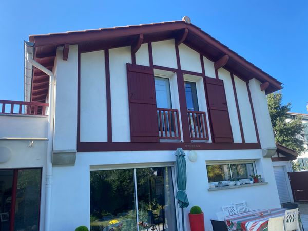 La maison de Christian est située à Anglet, à 350 m de l’entrée du Golf du Phare de Biarritz.