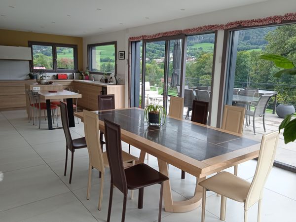 La maison de Cecile & Michel  Grande maison récente, chaleureuse et fonctionnelle de 170m2