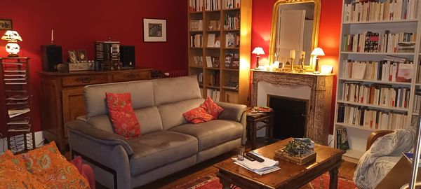 Bel appartement ancien près de la gare de Limoges, du centre-ville piéton et de la cathédrale.