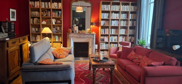 Bel appartement ancien près de la gare de Limoges, du centre-ville piéton et de la cathédrale.